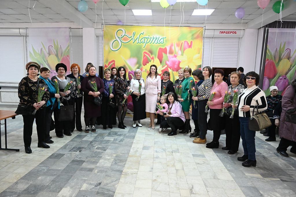 Депутаты поздравили с наступающим Международным женским днем жен, матерей и сестер участников СВО