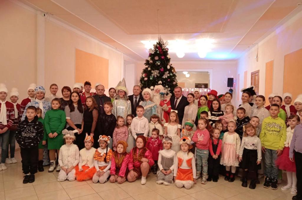 Сергей Михалев принял участие в Новогодней Елке для детей участников СВО