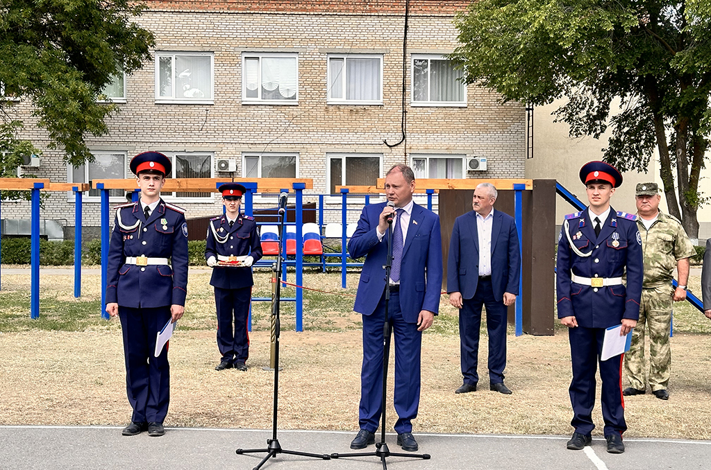 Владимир Ревенко посетил Орловский казачий кадетский корпус