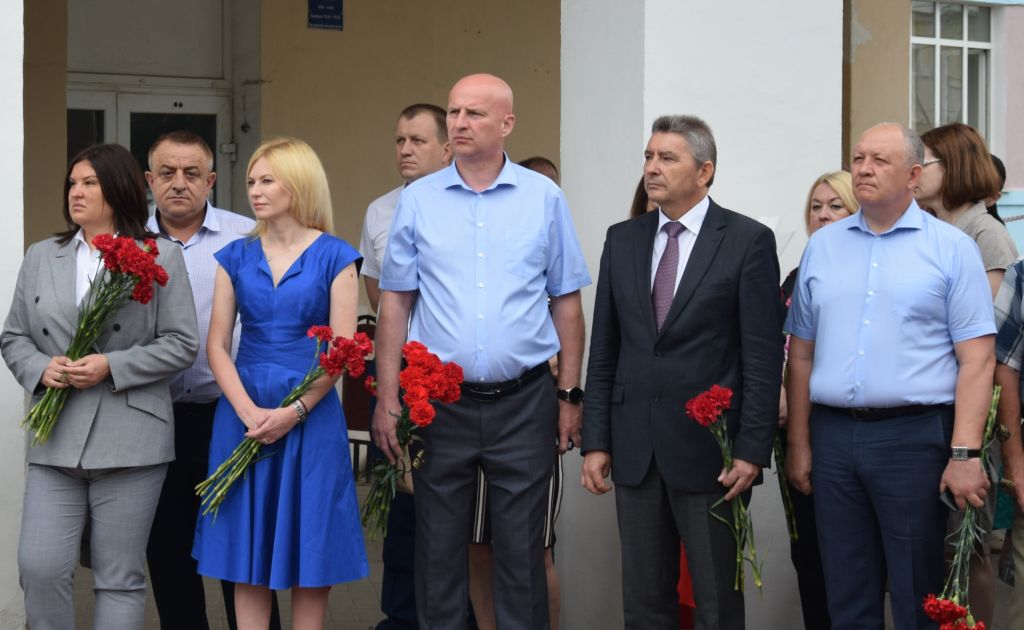 Екатерина Стенякина приняла участие в митинге памяти погибших шахтёров Екатерина Стенякина приняла участие в митинге памяти погибших шахтёров