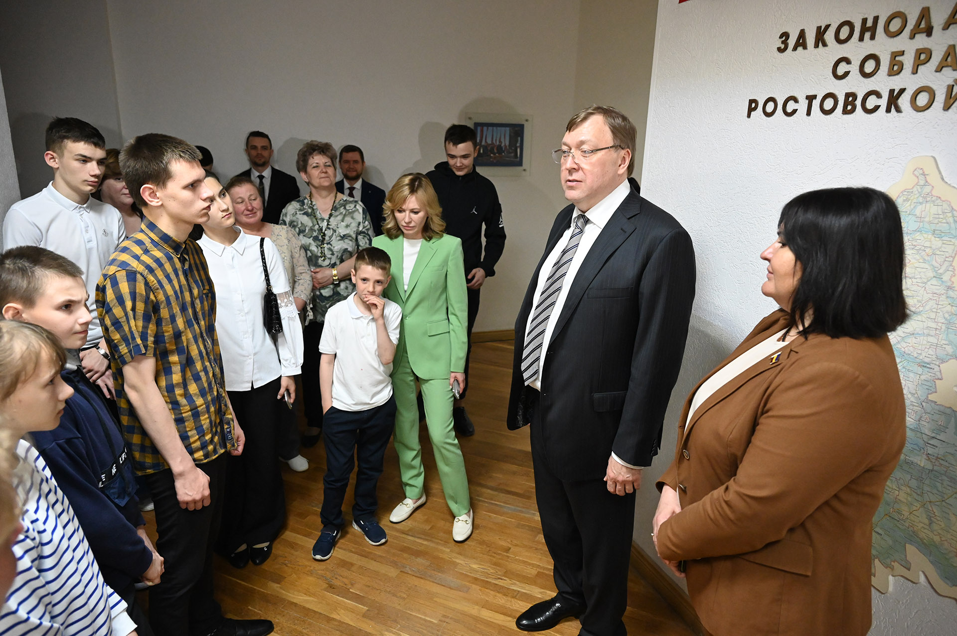 Александр Ищенко встретился с воспитанниками Сулинского и Шолоховского центров помощи детям