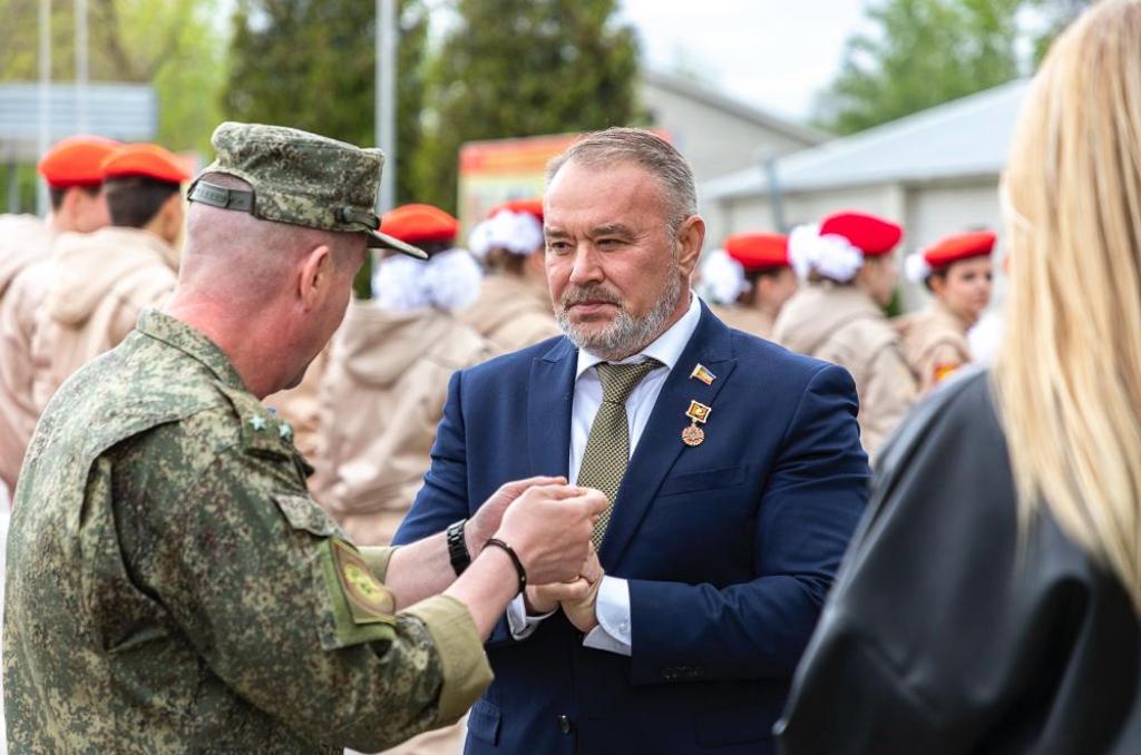 Магомед Дарсигов вместе с юнармейцами Ворошиловского района посетил войсковую часть 