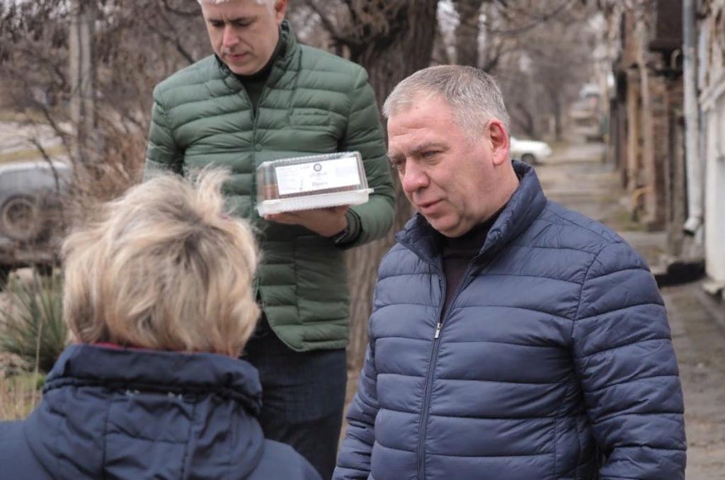 Борис Гуркин поздравил семьи военнослужащих в День защитника Отечества