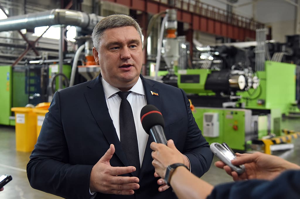 Игорь Бураков: «Инвестпроекты отраслевых лидеров создают новые точки роста донской промышленности» Игорь Бураков: «Инвестпроекты отраслевых лидеров создают новые точки роста донской промышленности»