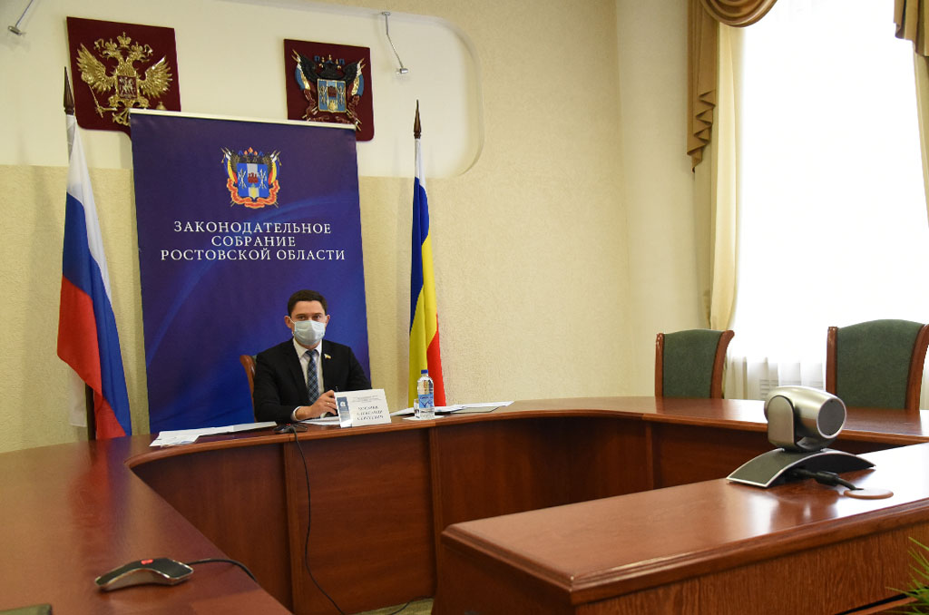 Александр Косачев принял участие в онлайн-заседании круглого стола Совета Федерации Александр Косачев принял участие в онлайн-заседании круглого стола Совета Федерации