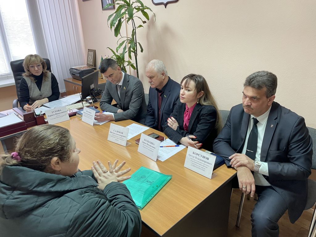 Борис Аксенов провел прием граждан в Аксайском районе