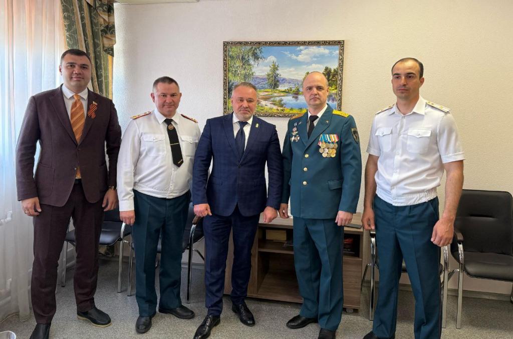 Раджив Мирзалиев и Магомед Дарсигов поздравили ростовских пожарных с профессиональным праздником