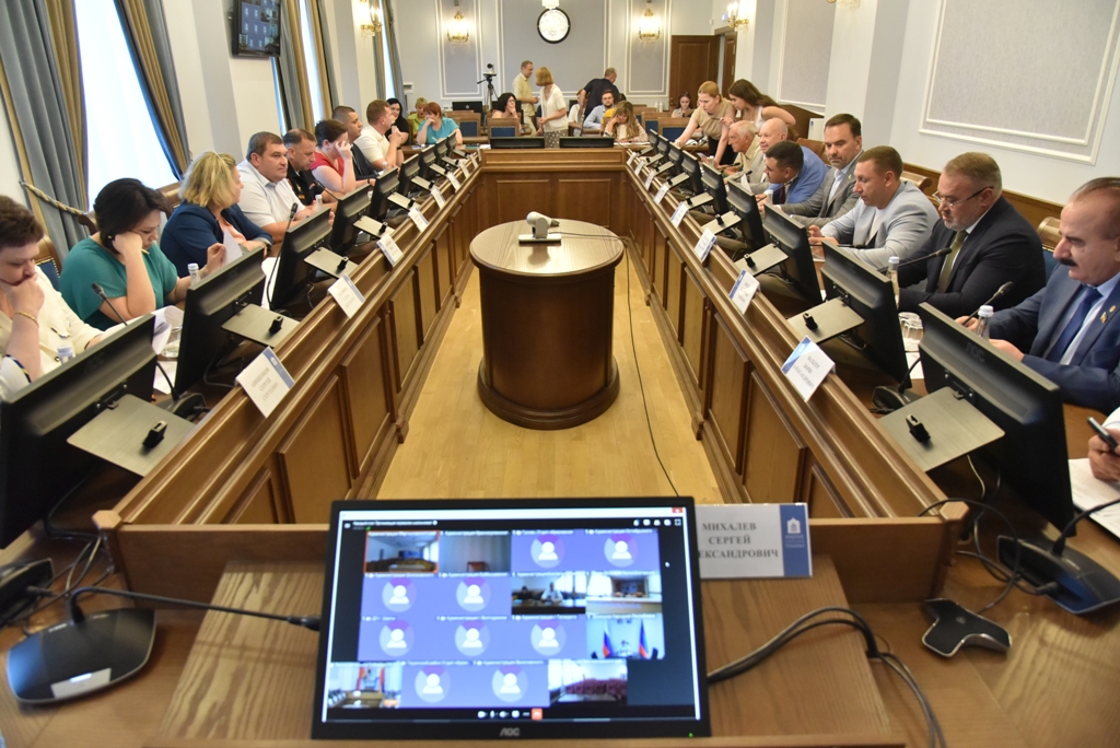 Круглый стол на тему «Организация перевозок школьников: положительная практика и проблемные вопросы»