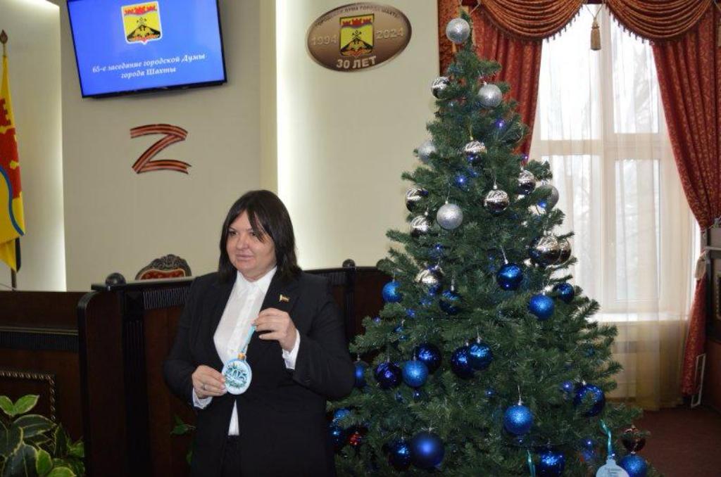 Ирина Жукова приняла участие в новогодней акции «Елка желаний» в городе Шахты 