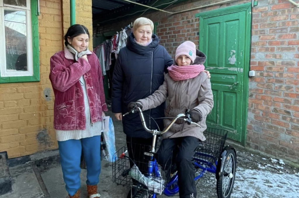 Елена Елисеева исполнила мечту девочки из Батайска