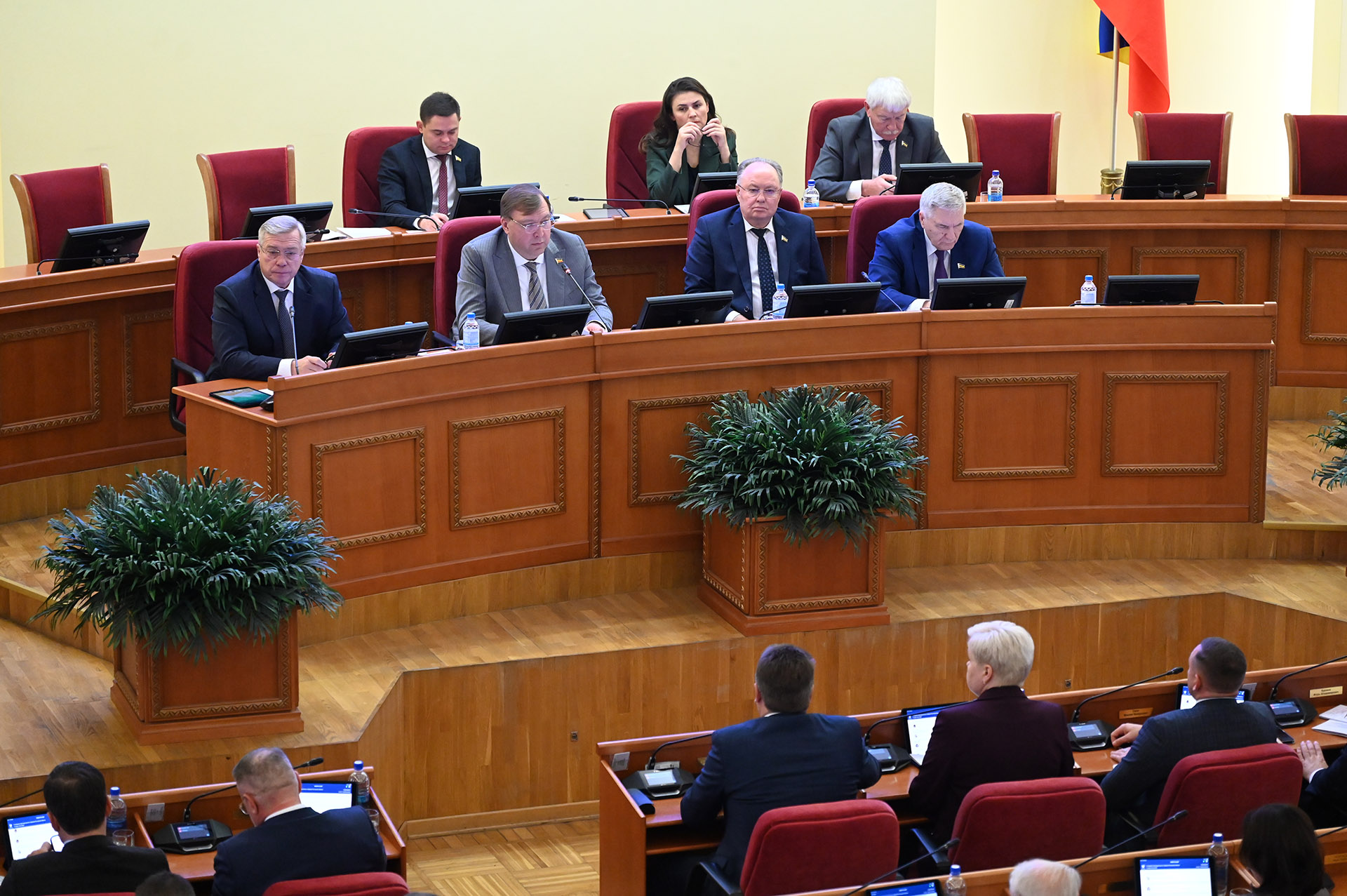 11-е заседание ЗС РО: Доходы и расходы областного бюджета в 2024 году выросли на 3 млрд рублей