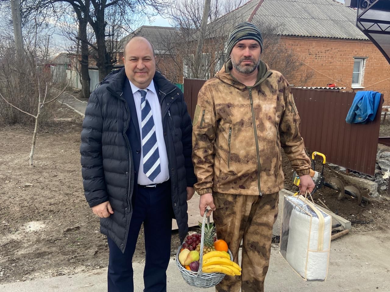 Валерий Завгородний поздравил участников СВО из Матвеево-Курганского и Неклиновского районов