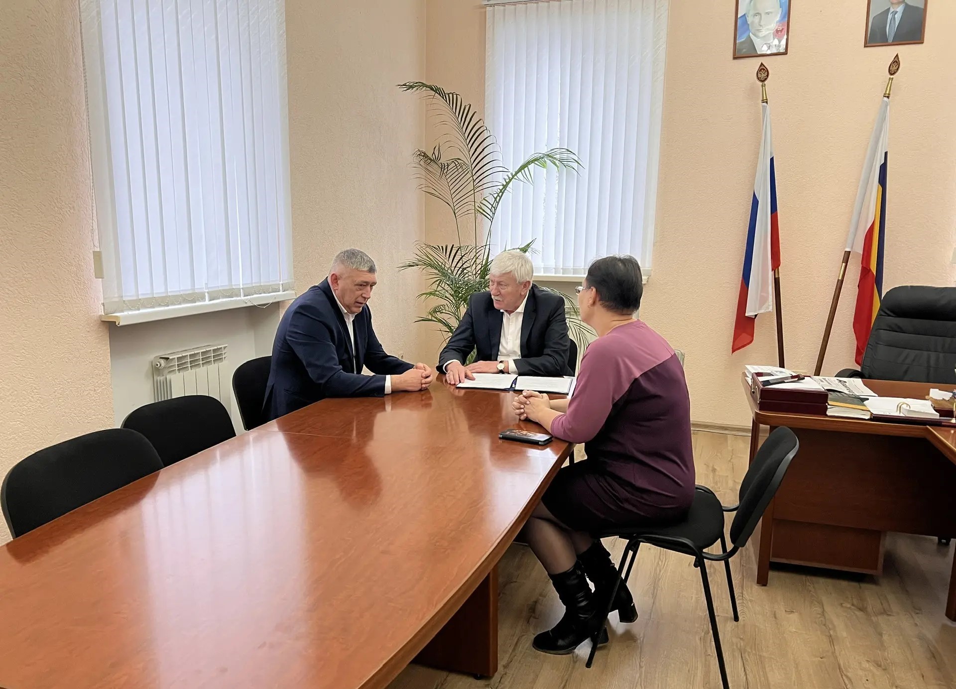 Вячеслав Василенко провел прием граждан в Обливском районе