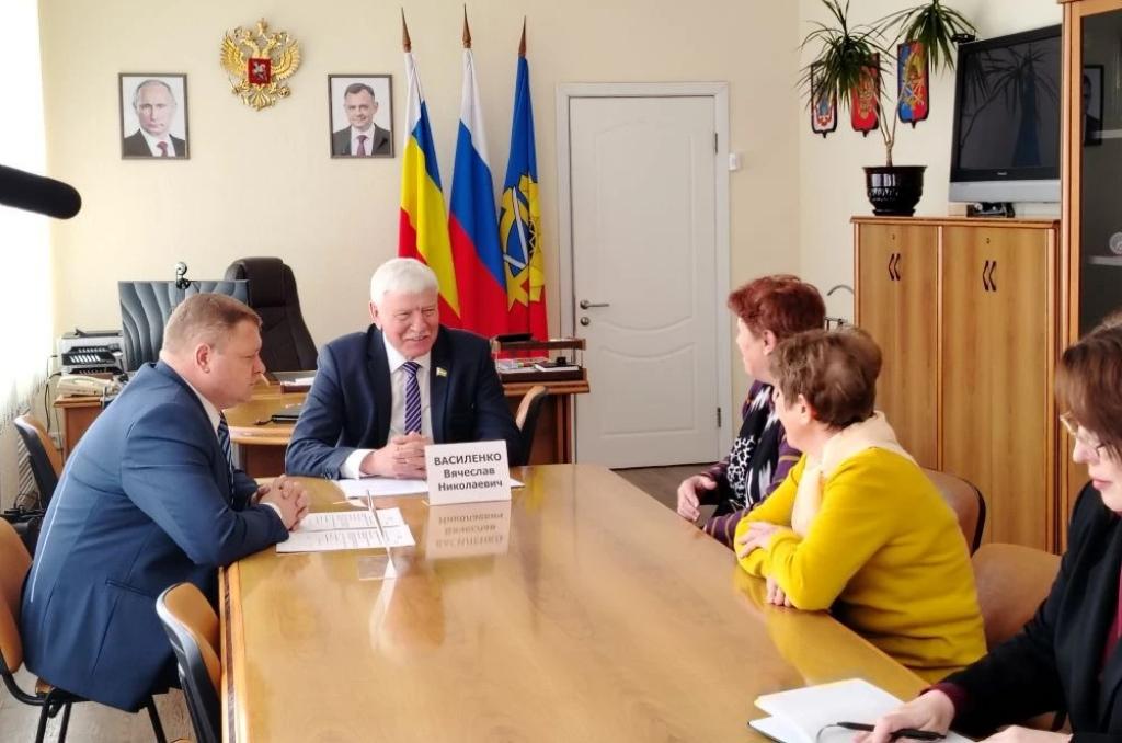 Вячеслав Василенко провел прием граждан в Миллеровском районе