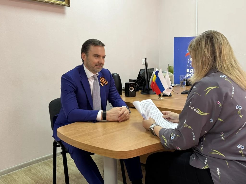 Александр Ремета провел прием граждан в Семикаракорском районе 