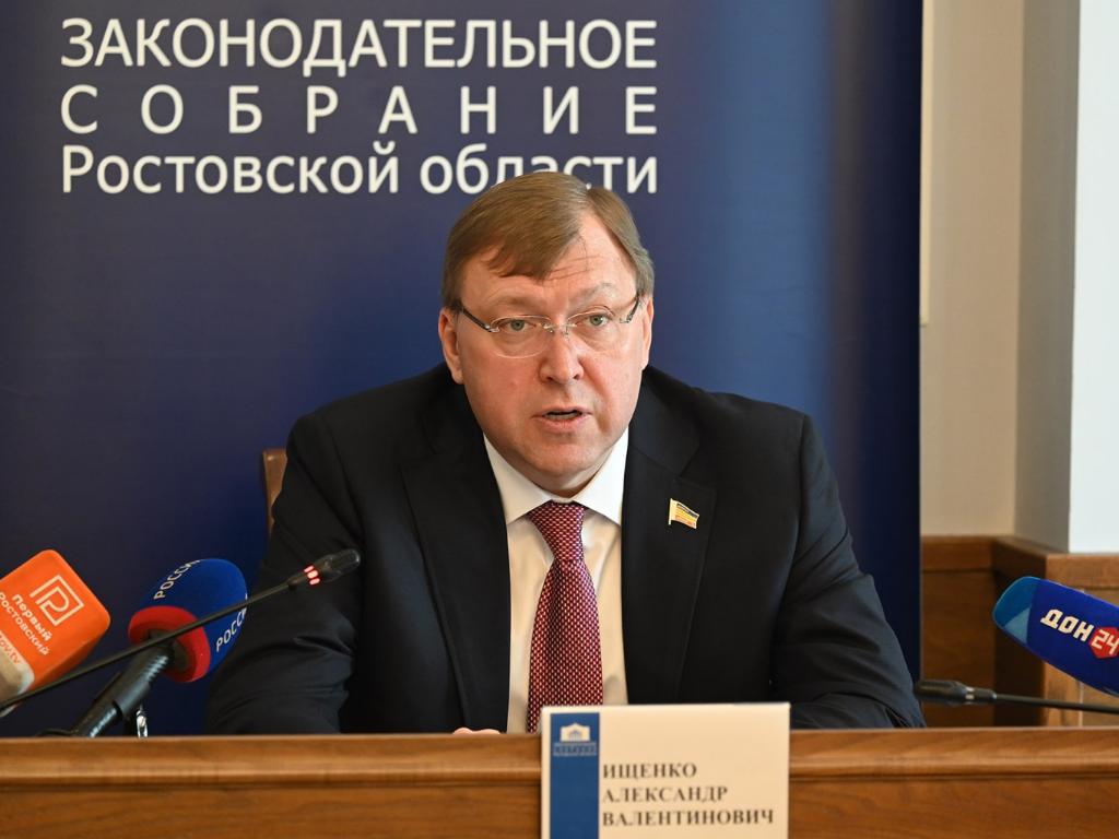 Александр Ищенко поможет учреждениям культуры Севера области