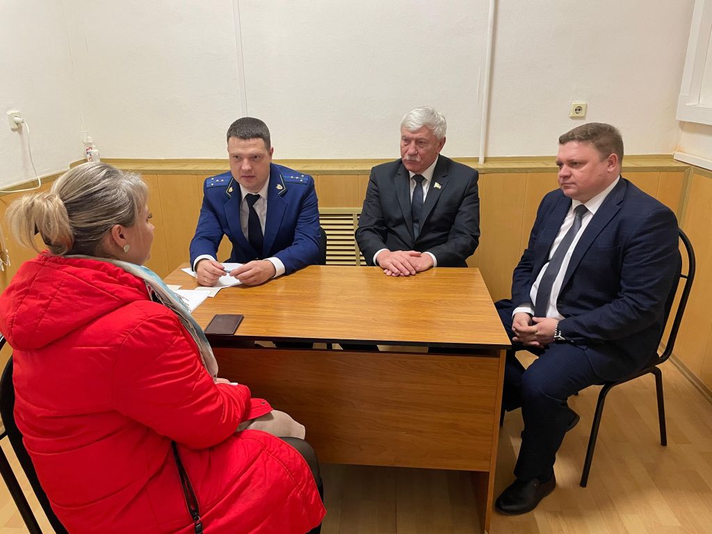 Вячеслав Василенко провел прием граждан в Миллеровском районе