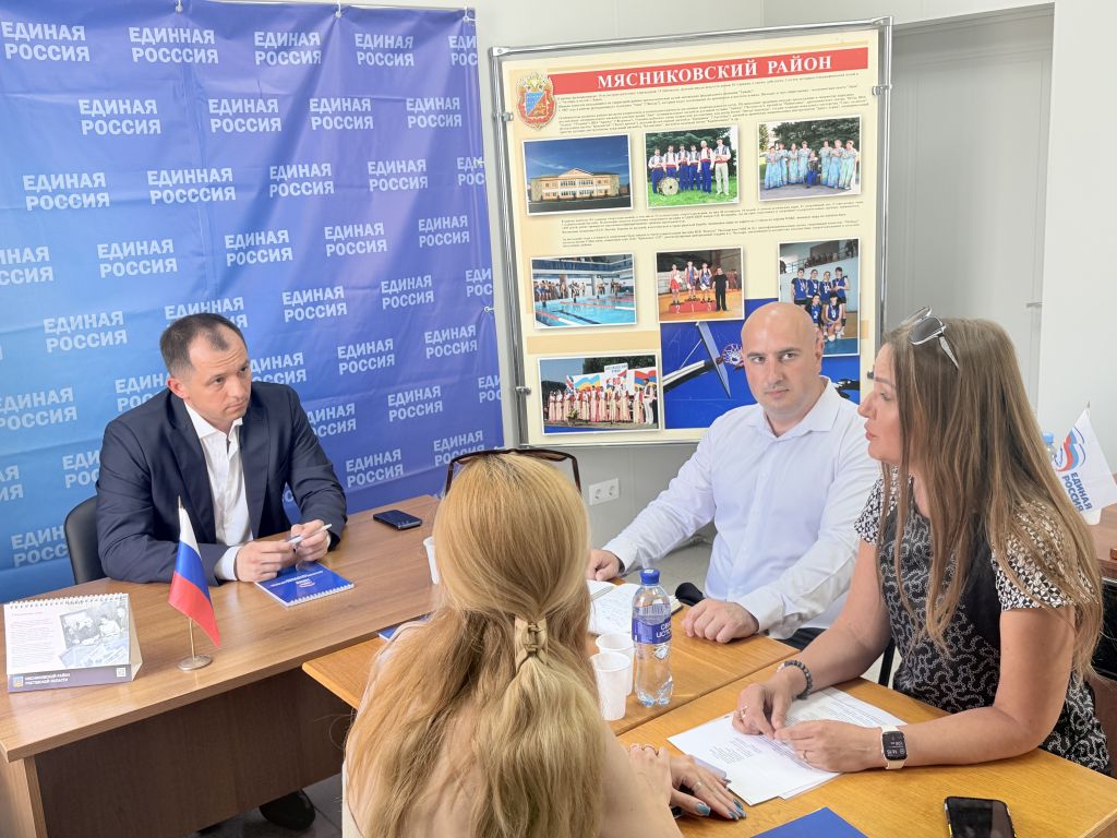 Артем Величко провел прием граждан