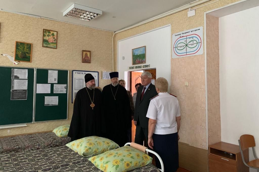 Вячеслав Василенко посетил казачий кадетский корпус  в Каменске-Шахтинском
