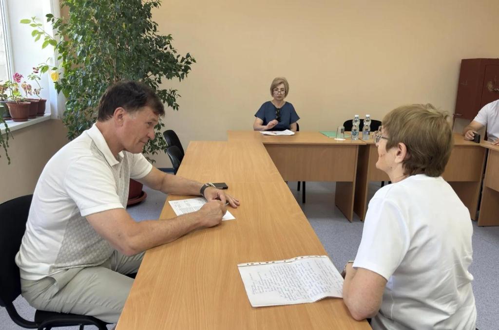 Сергей Суховенко провел прием граждан в Усть-Донецком районе