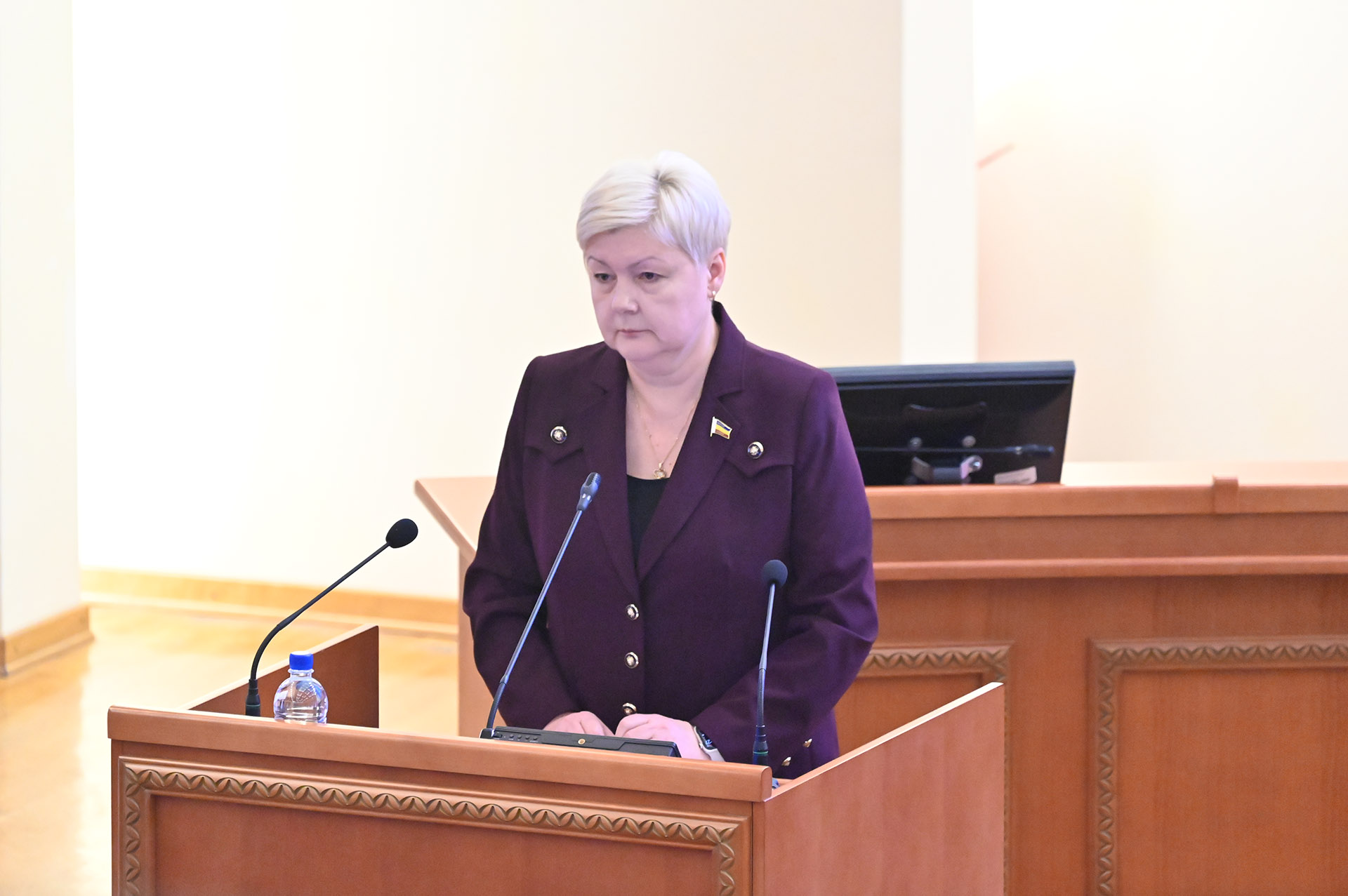 12-е (внеочередное) заседание ЗС РО: Доход в виде процентов по номинальным счетам не должен учитываться при выплате детского пособия на ребенка-инвалида