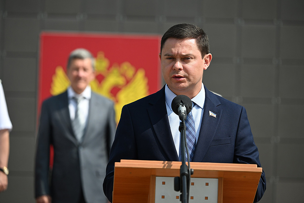 Юрий Слюсарь и Александр Косачев поздравили молодых сотрудников правоохранительных органов с принятием присяги