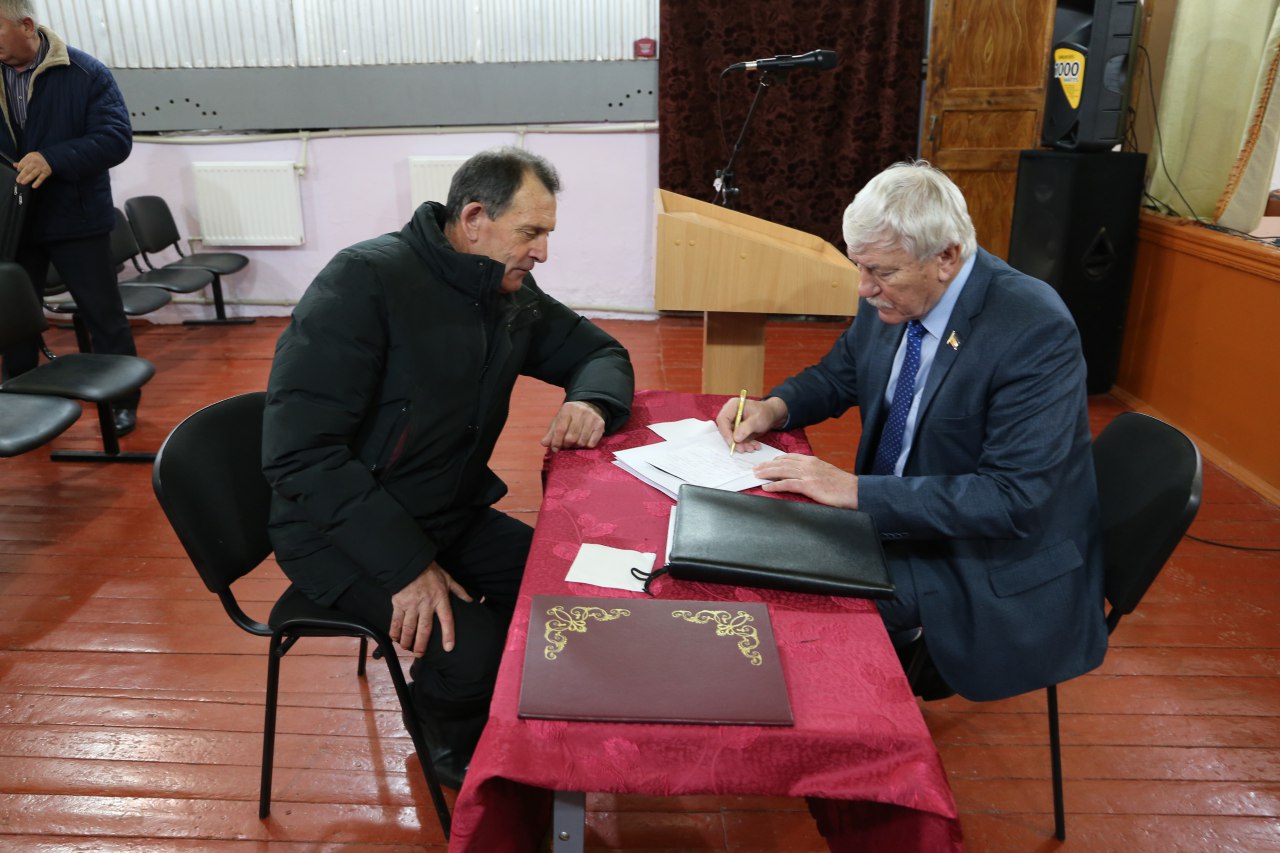 Вячеслав Василенко провел личный прием граждан в Кашарском районе