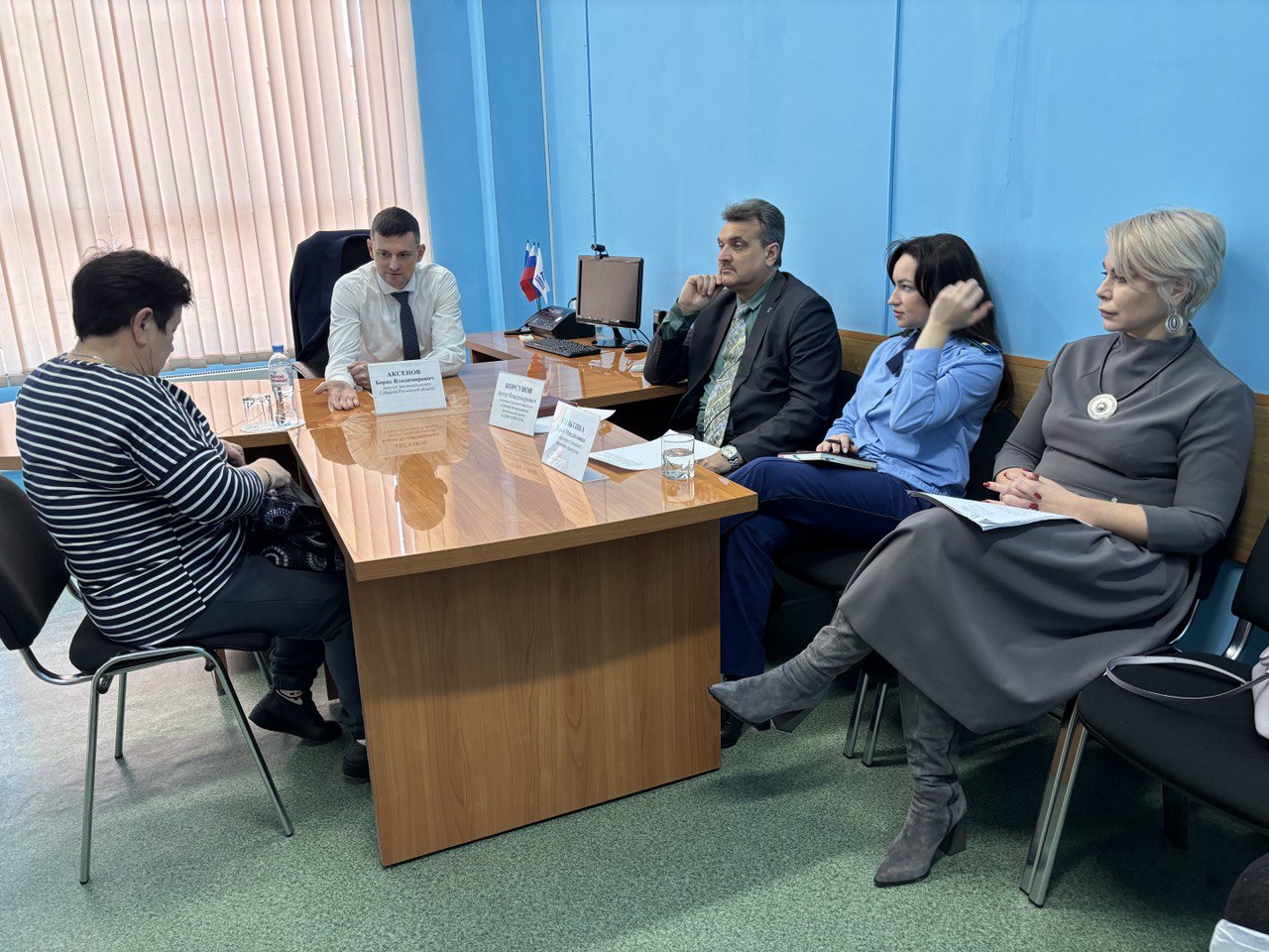 Борис Аксенов провел личный прием граждан в городе Сальске 
