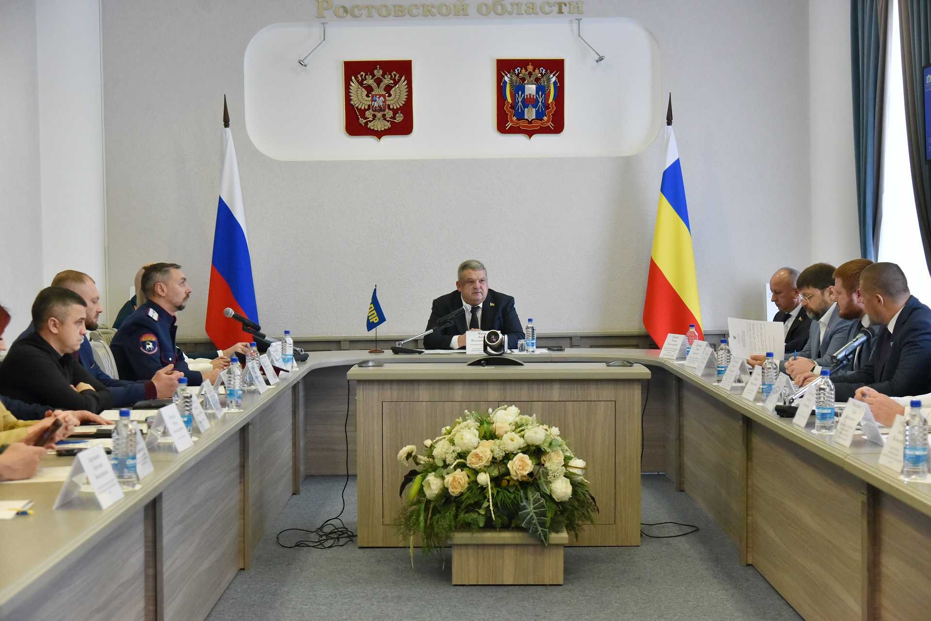 Денис Фраш: «Волонтерские объединения помогают оперативно решать логистические и гуманитарные вопросы в зоне СВО» 