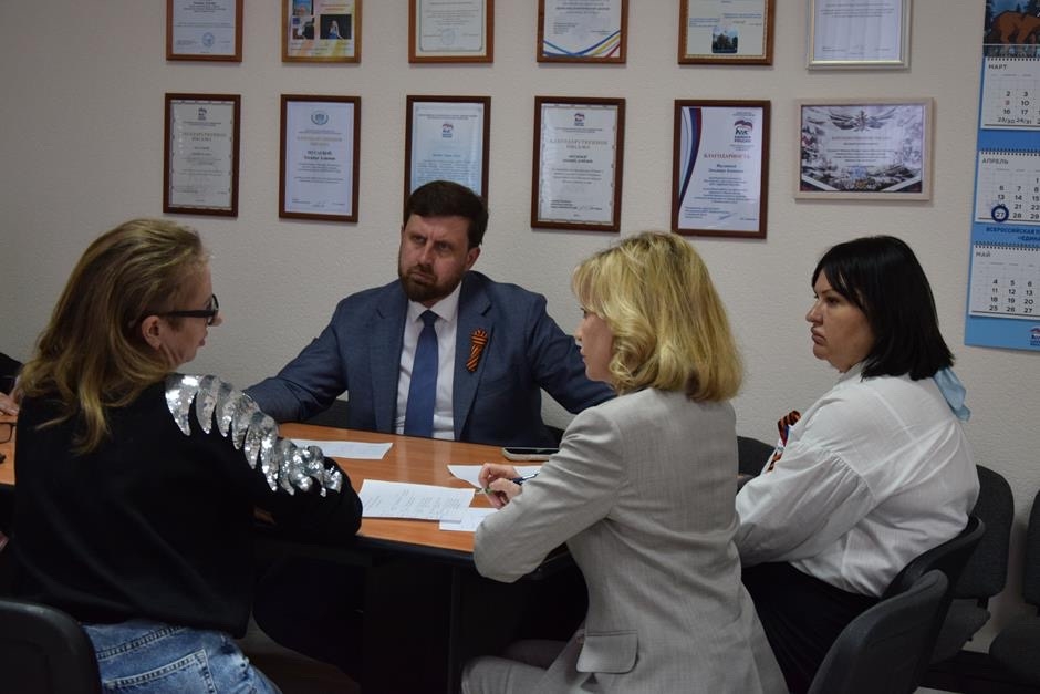 Ирина Жукова провела прием граждан в городе Шахты 