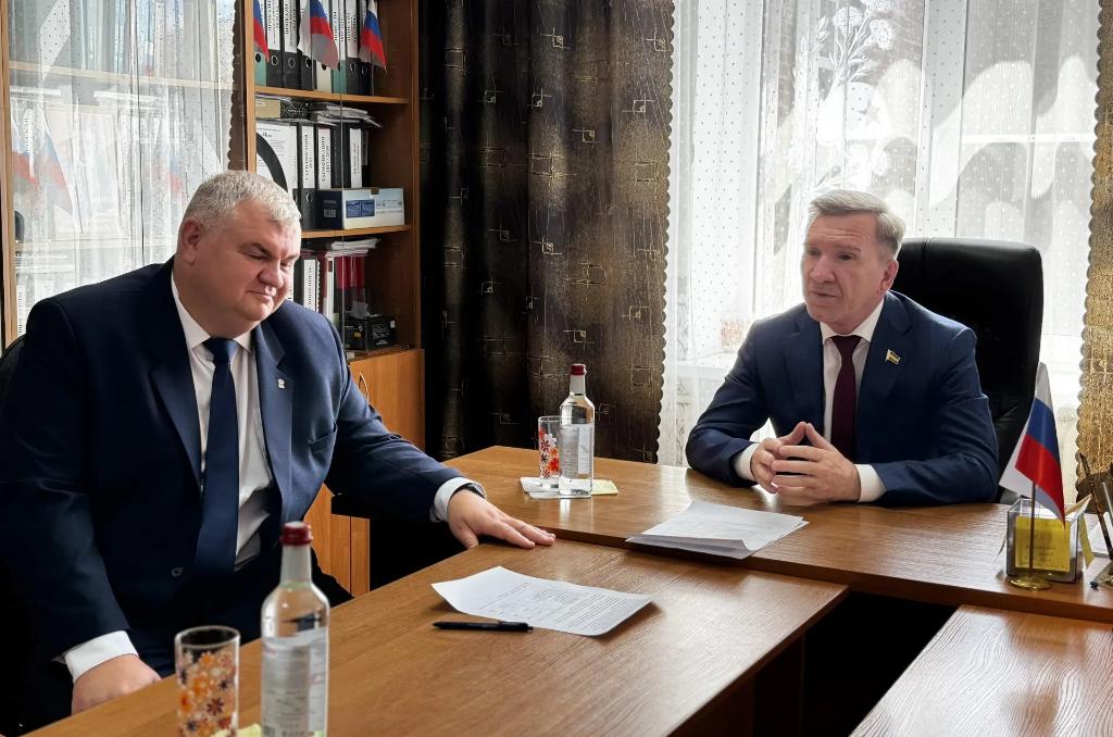 Игорь Гуськов провел прием граждан в Азовском районе 