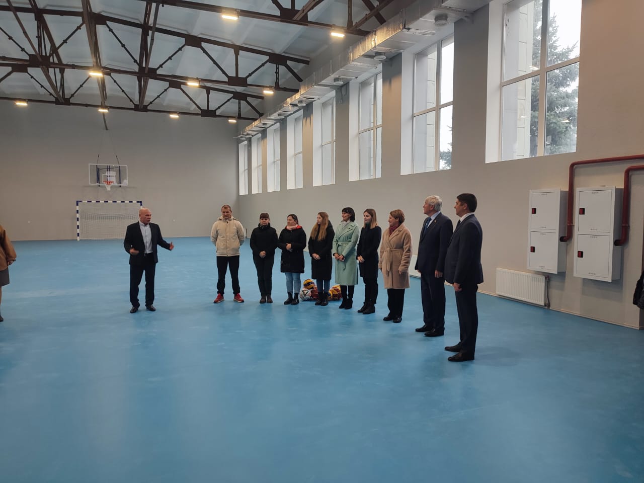 Вячеслав Василенко помог приобрести звуковое и спортивное оборудование для школ Милютинского района