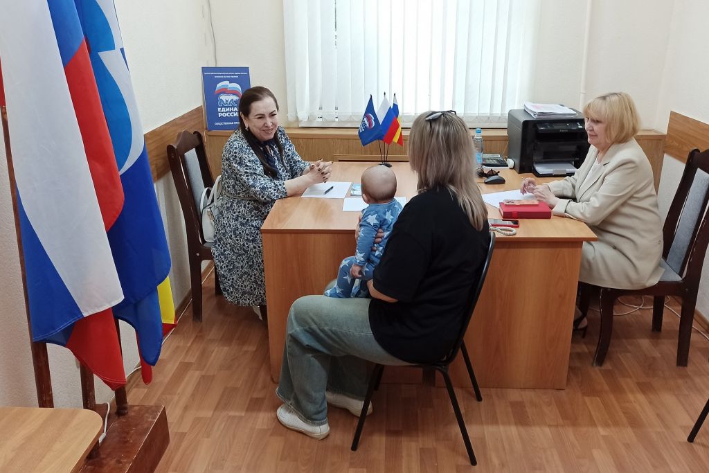Зинаида Неярохина провела прием многодетных семей в Орловском районе 