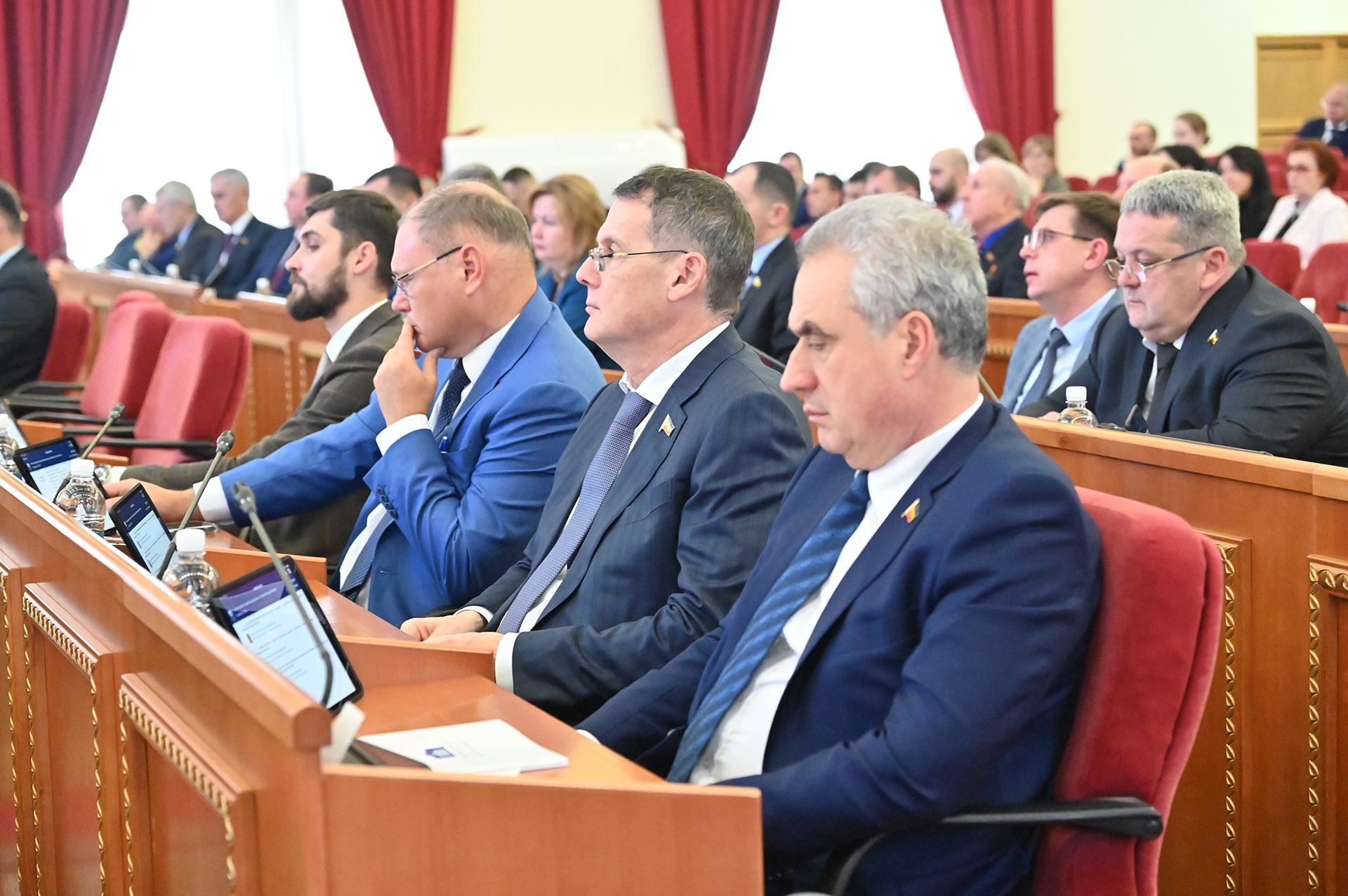 Депутаты донского парламента помогают спортивным и медицинским организациям