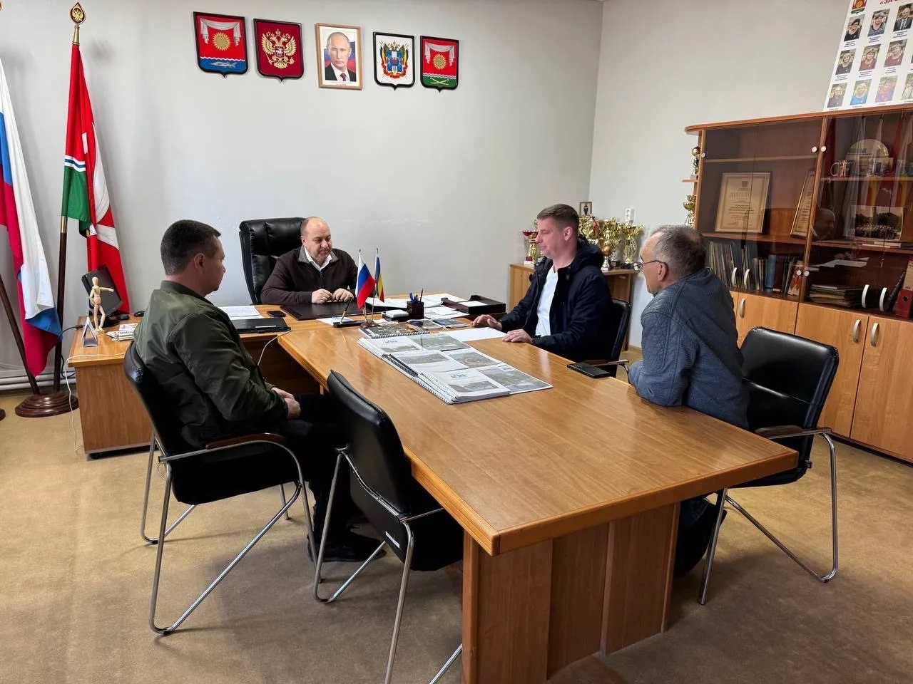 Валерий Завгородний провел прием граждан в Неклиновском районе