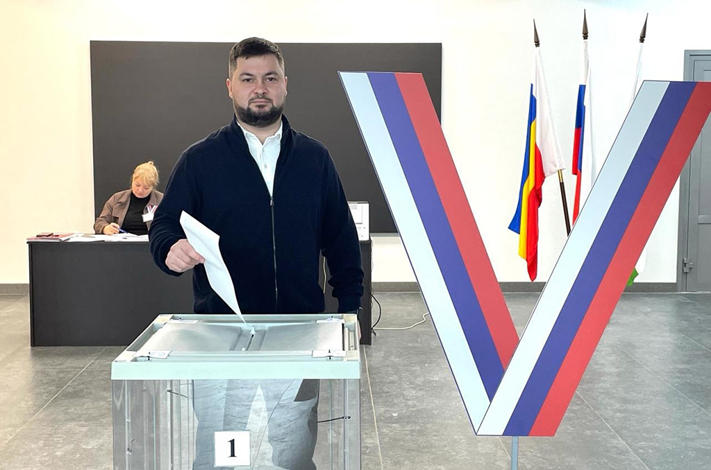 Борис Аксенов, Николай Черкезов, Дмитрий Сизякин, Валерий Завгородний, Раджив Мирзалиев и Виктор Халын проголосовали на выборах 