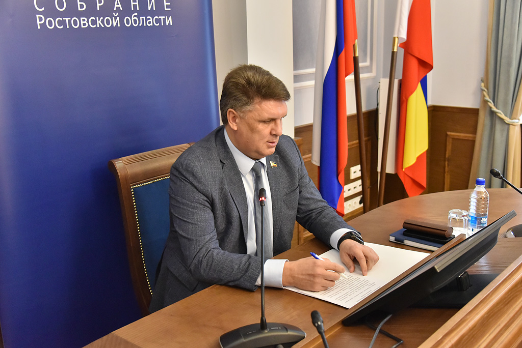 Владимир Влазнев поделился донским опытом по увековечению памяти о защитниках Отечества с парламентариями Ямала 