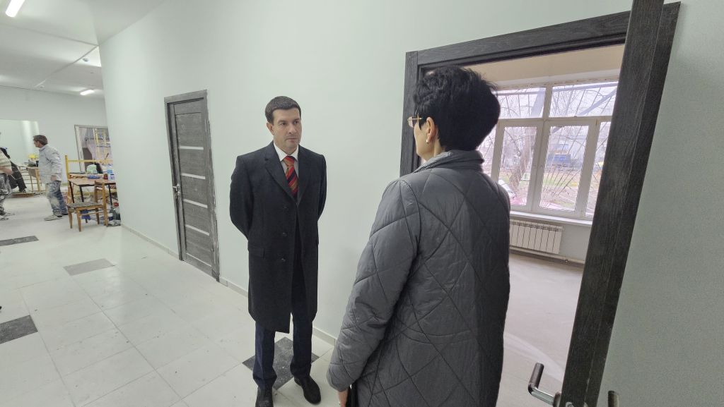 Сергей Заревский оценил ход капитального ремонта Центра психологической помощи в Ростове-на-Дону