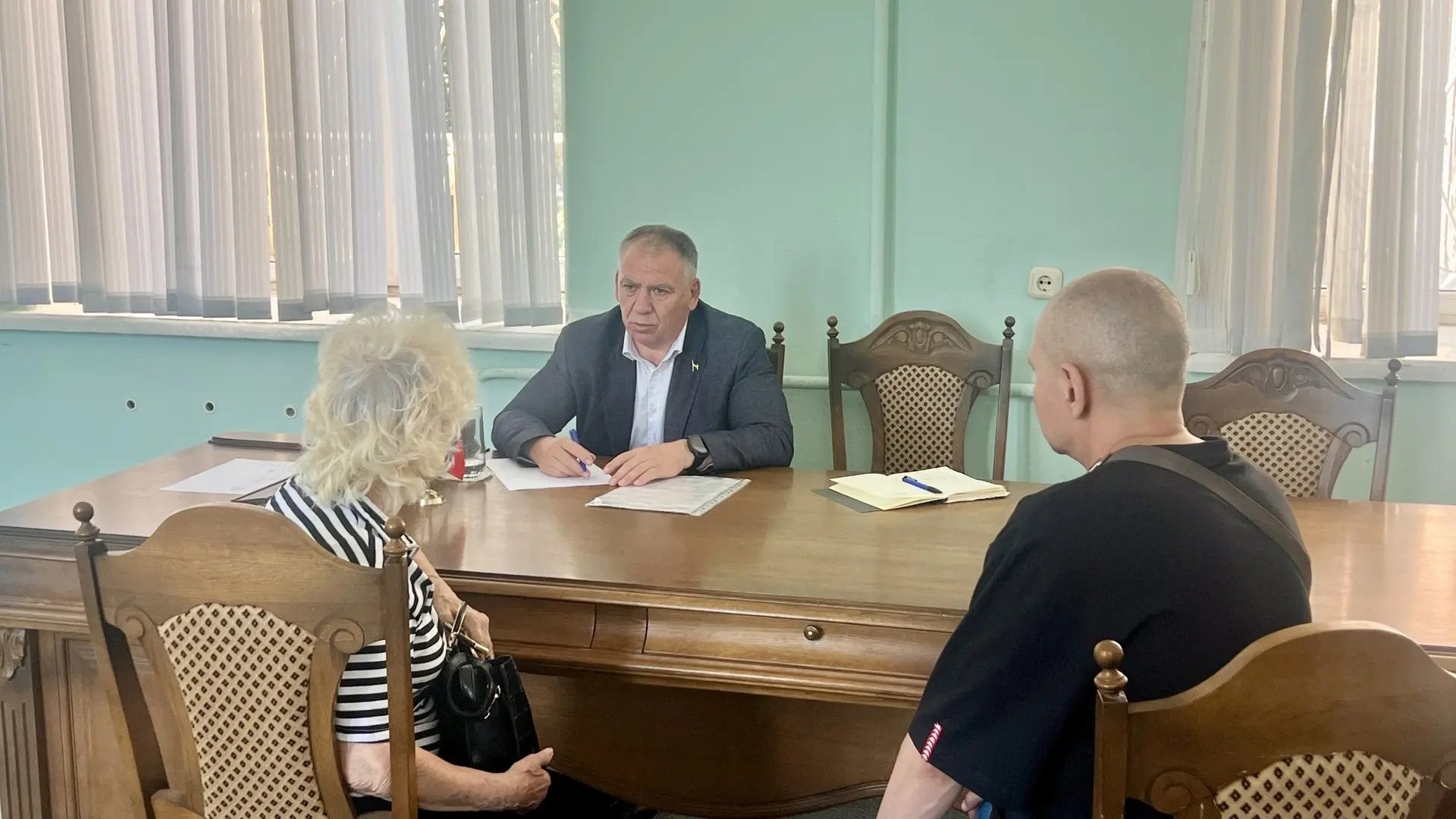 Борис Гуркин провел личный прием граждан в городе Новочеркасске