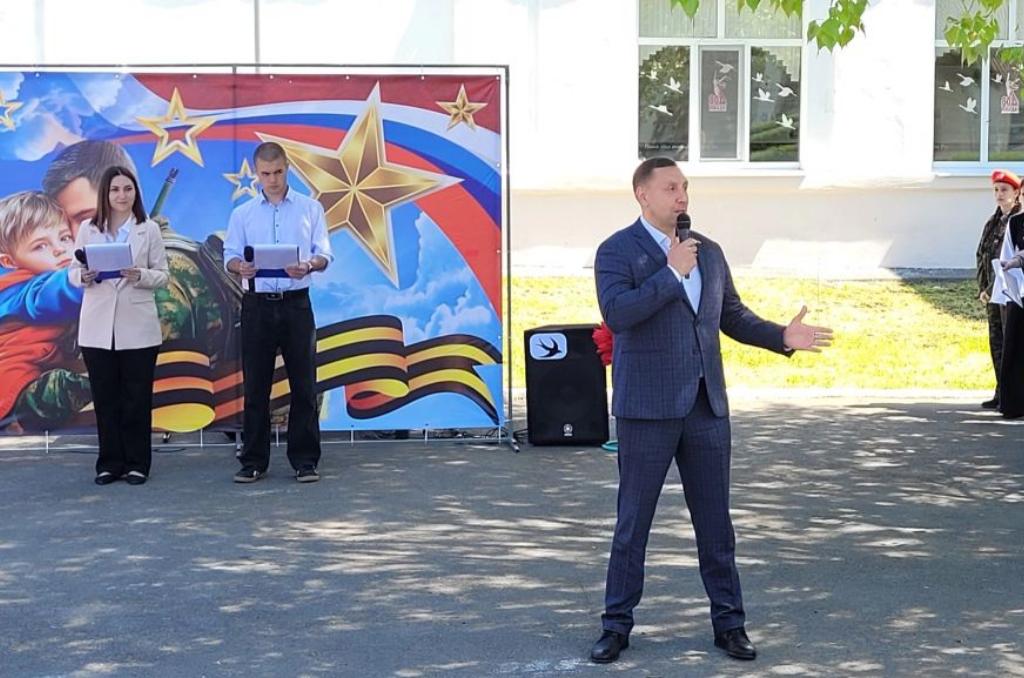 Максим Гелас принял участие в открытии «Парты Героя» в честь Алесьи «Ласточки» Данодиной