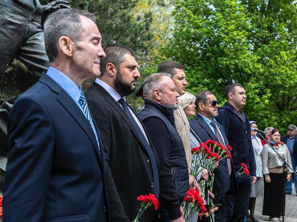 Магомед Дарсигов и Раджив Мирзалиев почтили память ликвидаторов последствий аварии на Чернобыльской АЭС