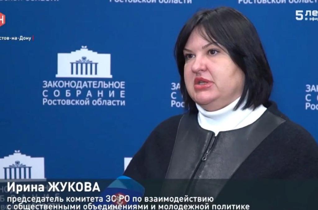 Ирина Жукова провела экскурсию по Законодательному Собранию для ростовских школьников