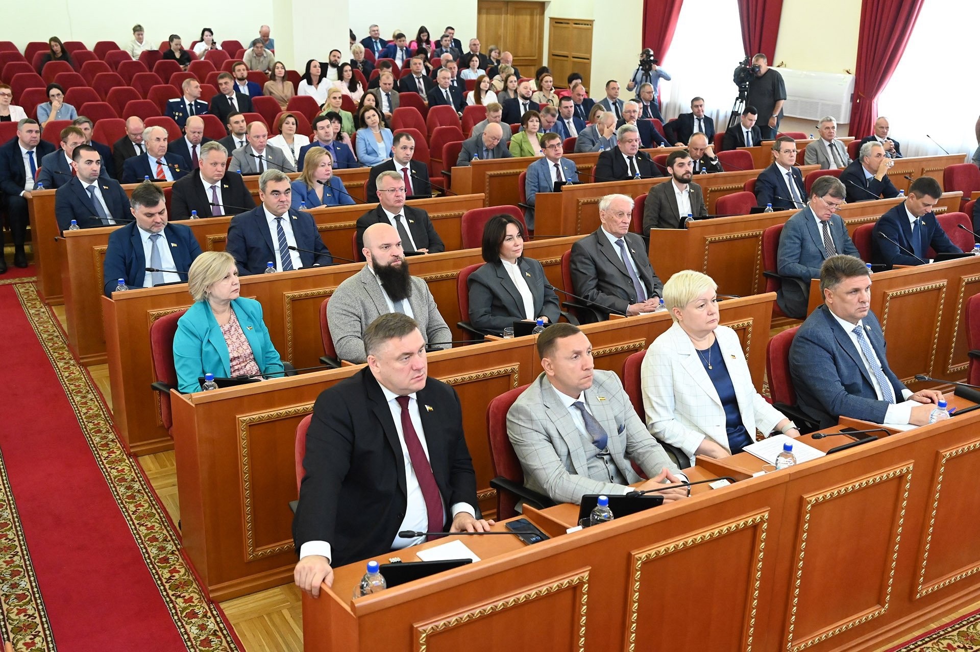 Депутаты донского парламента помогают образовательным организациям и учреждениям культуры 