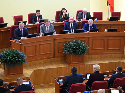 11-е заседание ЗС РО: Доходы и расходы областного бюджета в 2024 году выросли на 3 млрд рублей