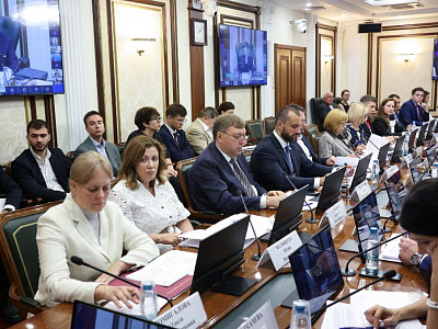 Александр Ищенко предложил расширить электронный документооборот между судами и приставами