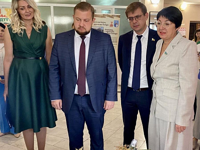 Борис Вальтер посетил выставку о Великой Отечественной войне, подготовленную школьниками Батайска