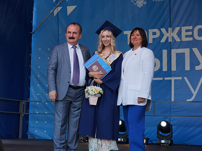 Изображение новости Вручение дипломов лучшим выпускникам опорного вуза Ростовской области – Донского государственного технического университета №88
