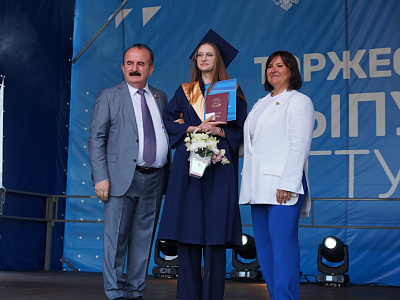 Изображение новости Вручение дипломов лучшим выпускникам опорного вуза Ростовской области – Донского государственного технического университета №87