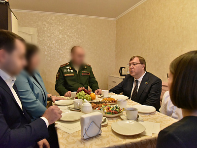 Изображение новости Александр Ищенко поздравил семьи участников специальной военной операции с Днем защитника Отечества №18
