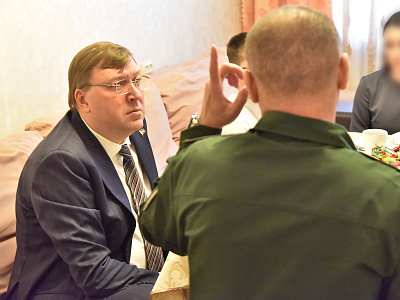 Изображение новости Александр Ищенко поздравил семьи участников специальной военной операции с Днем защитника Отечества №22